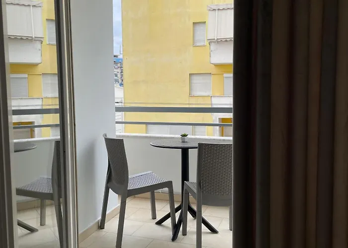 Albanian Bliss * 地拉那